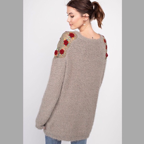 Last 1! 🌟HP🌟Crochet Shoulder Sweater - Picture 4 of 4
